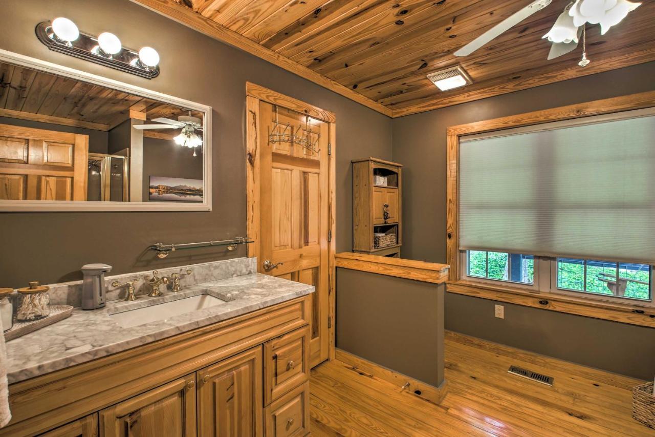 Lakeside Hot Springs Retreat With Kayaks And Boat Dock Hot Springs Village Exterior foto